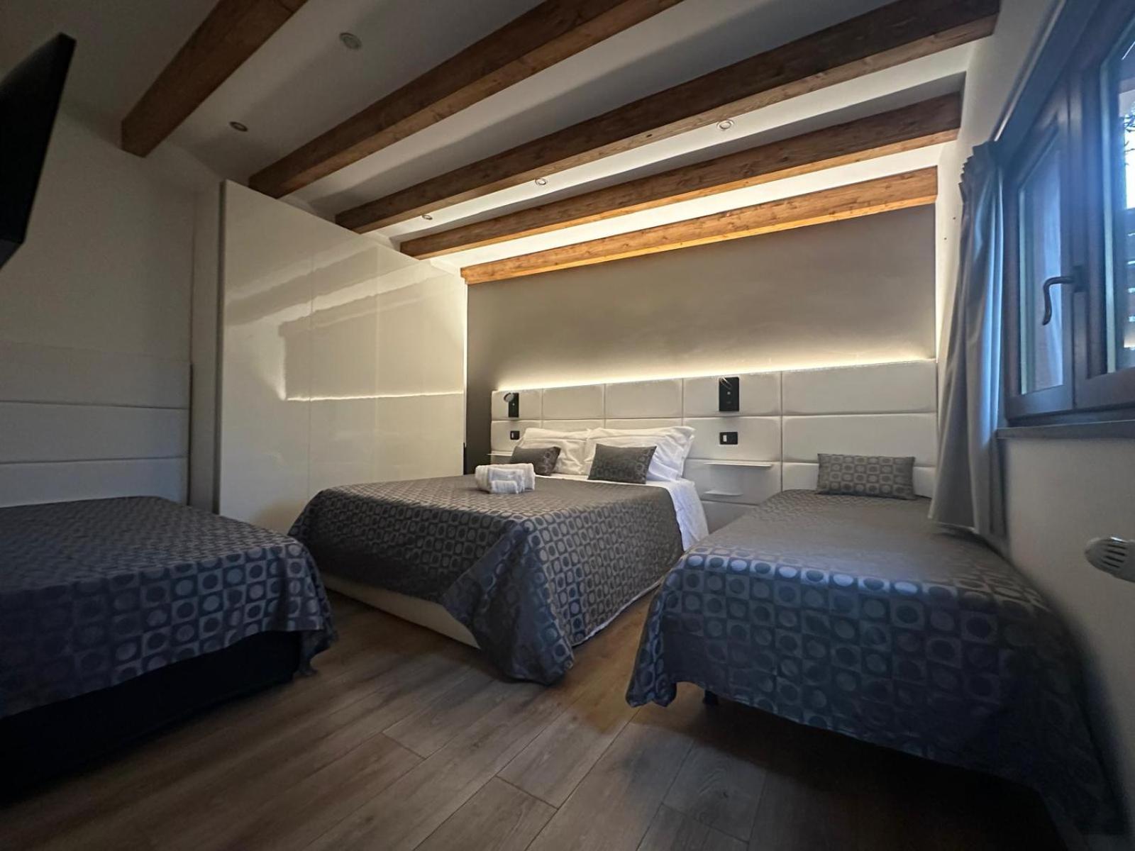 Ottomood B&B And Apartments Tremestieri Etneo Zimmer foto